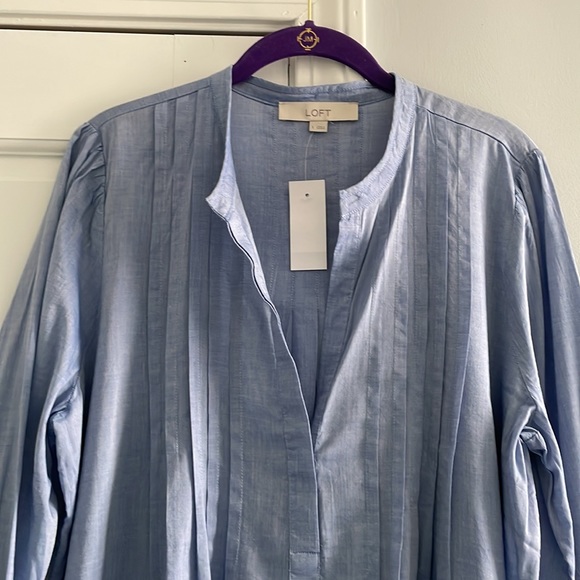 NWT LOFT Blue Flowy Lightweight Split-neck Pin-tuck Pleated Tunic Top - Picture 5 of 12